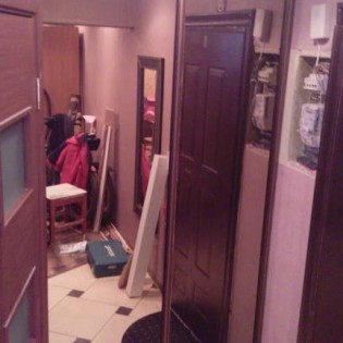 Зеркальные двери-купе в квартире на Тимуровской ул.