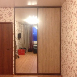 Двери-купе с зеркалом и ДСП в квартире на 1-м Предпортовом пр-зде д.14