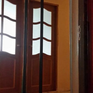 Зеркальные двери-купе в квартире на улице Савушкина д.128