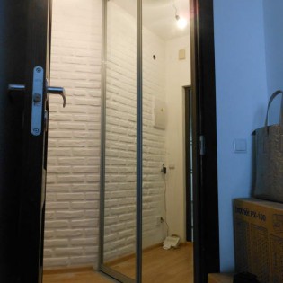 Зеркальные двери-купе в квартире на пр. Шувалова д.5
