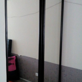 Зеркальные двери-купе в квартире на Европейском пр. в Кудрово
