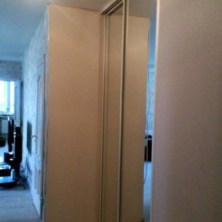 Зеркальные двери-купе в квартире на пр. Славы