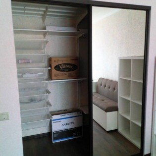 Зеркальные двери-купе (проём 1) в гардеробную в квартире на Новоизмайловском пр.