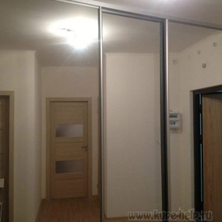 Зеркальные двери-купе в квартире на ул. Адмирала Черокова