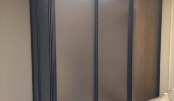 Межкомнатная угловая перегородка для встроенной гардеробной