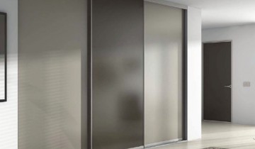 Двери-купе со вставками панелей матового МДФ в профиле Комбо Платина