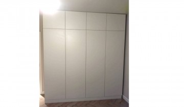 Белый 2-секционный шкаф с распашными дверями