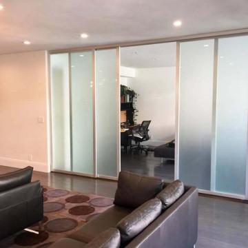 Вставки обычного стекла, тонированного прозрачной плёнкой