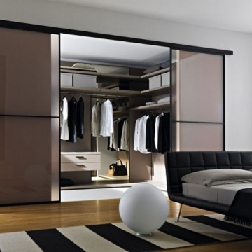 Подвесные двери с механизмом синхронного открывания