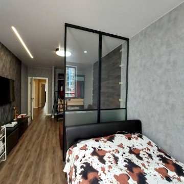 Интерьерная перегородка с двумя видами стёкол