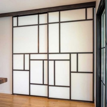 Подвесные двери и горизонтальными и вертикальными разделителями