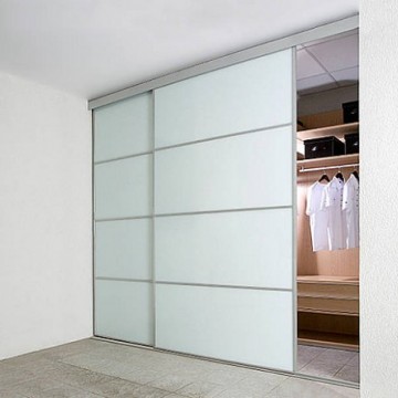 В небольшую нишу