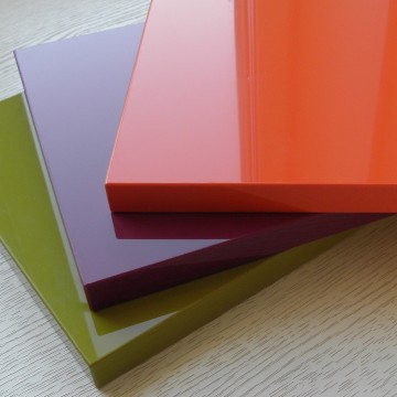 Глянцевые и матовые МДФ панели