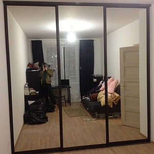 Зеркальные двери-купе в квартире на Европейском ш. д.9 корп.3