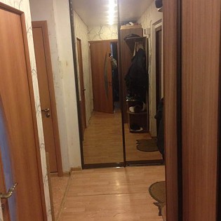 Зеркальные двери-купе в квартире на ул. Симоняка