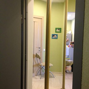 Зеркальные двери-купе в квартире на Выборгском ш.