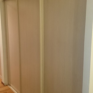 Двери-купе с наполнением из ДСП для гардеробной в квартире на пр. Луначарского д.76 к.2