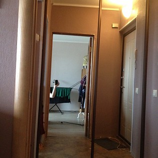 Зеркальные двери-купе в квартире на ул. Солдата Корзуна д.24