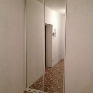 Зеркальные двери-купе в квартире на пр. Славы д.51