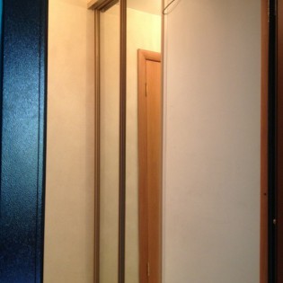 Зеркальные двери-купе в квартире ул. Ленсовета д. 52 корп.8