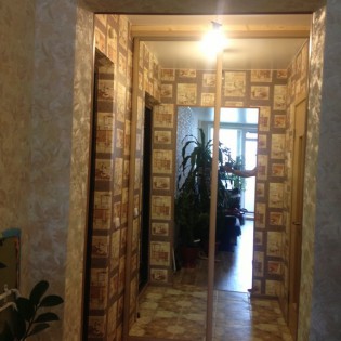 Зеркальные двери-купе в квартире на ул. Шувалова д.4