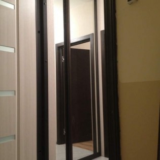 Зеркальные двери-купе в квартире на пр. Обуховской Обороны д.110