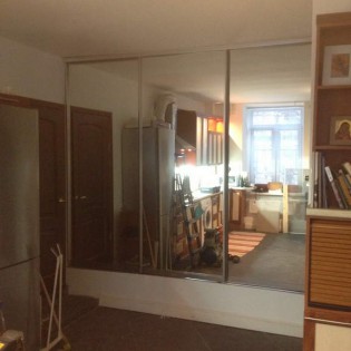 Зеркальные двери-купе в квартире на Прачечном пер. д.3