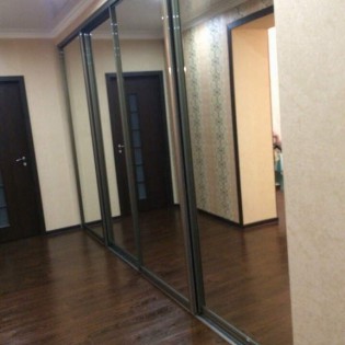 Зеркальные двери-купе, установленные в Мурманске (см. отзыв Анны Норовой от 30/09/2015)