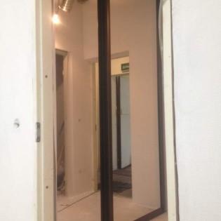 Зеркальные двери-купе в квартире на Цветочной ул. д.6