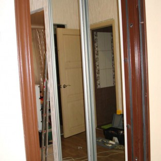 Зеркальные двери-купе в Кудрово ("Семь столиц")