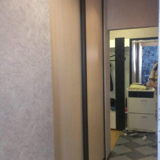 Двери-купе с наполнением из ДСП в квартире на ул. Ленинградская д.5