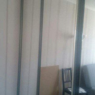 Зеркальные двери-купе в квартире на Шлиссельбурском пр.