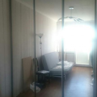 Зеркальные двери-купе в квартире на Шлиссельбурском пр.