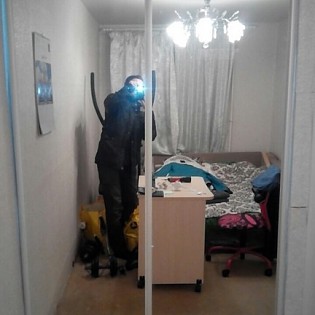 Зеркальный двери с разделителями в квартире на ул. Рашетова