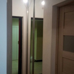 Зеркальные двери-купе в квартире на Столичной ул. в Кудрово