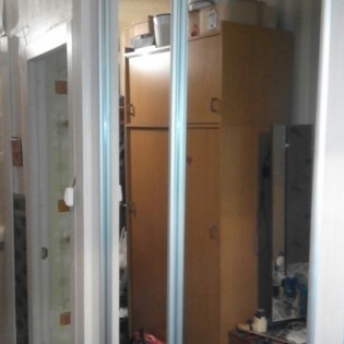 Зеркальные двери-купе в квартире на Дальневосточном пр.