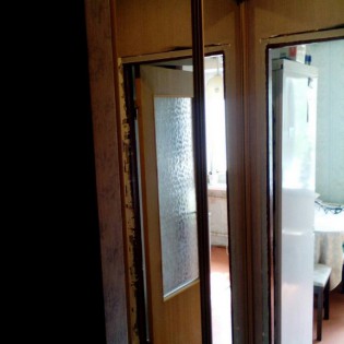 Зеркальные двери-купе в квартире на Шлиссельбургском пр. См. отзыв Юлии от 04/07/2017.