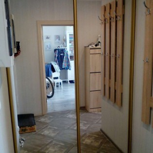 Зеркальные двери-купе в квартире на ул. Руднева