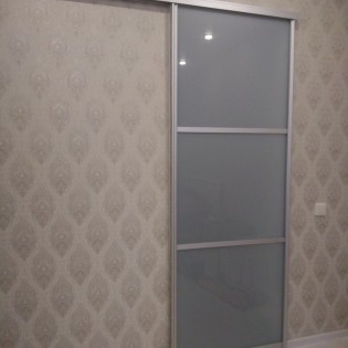 Откатная межкомнатная дверь в квартире на Галицкой ул. в Славянке