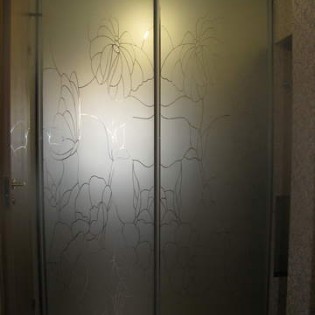 Парголово: двери с пескоструйным рисунком