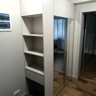 Шкаф с распашными дверями, консолью и наполнением