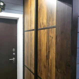 Откатные двери со вставками панелей ЛДСП EGGER