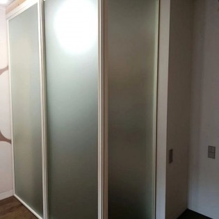 Угловая перегородка в профиле Aristo Fusion