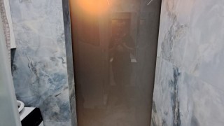 Подвесная межкомнатная дверь в алюминиевом профиле.